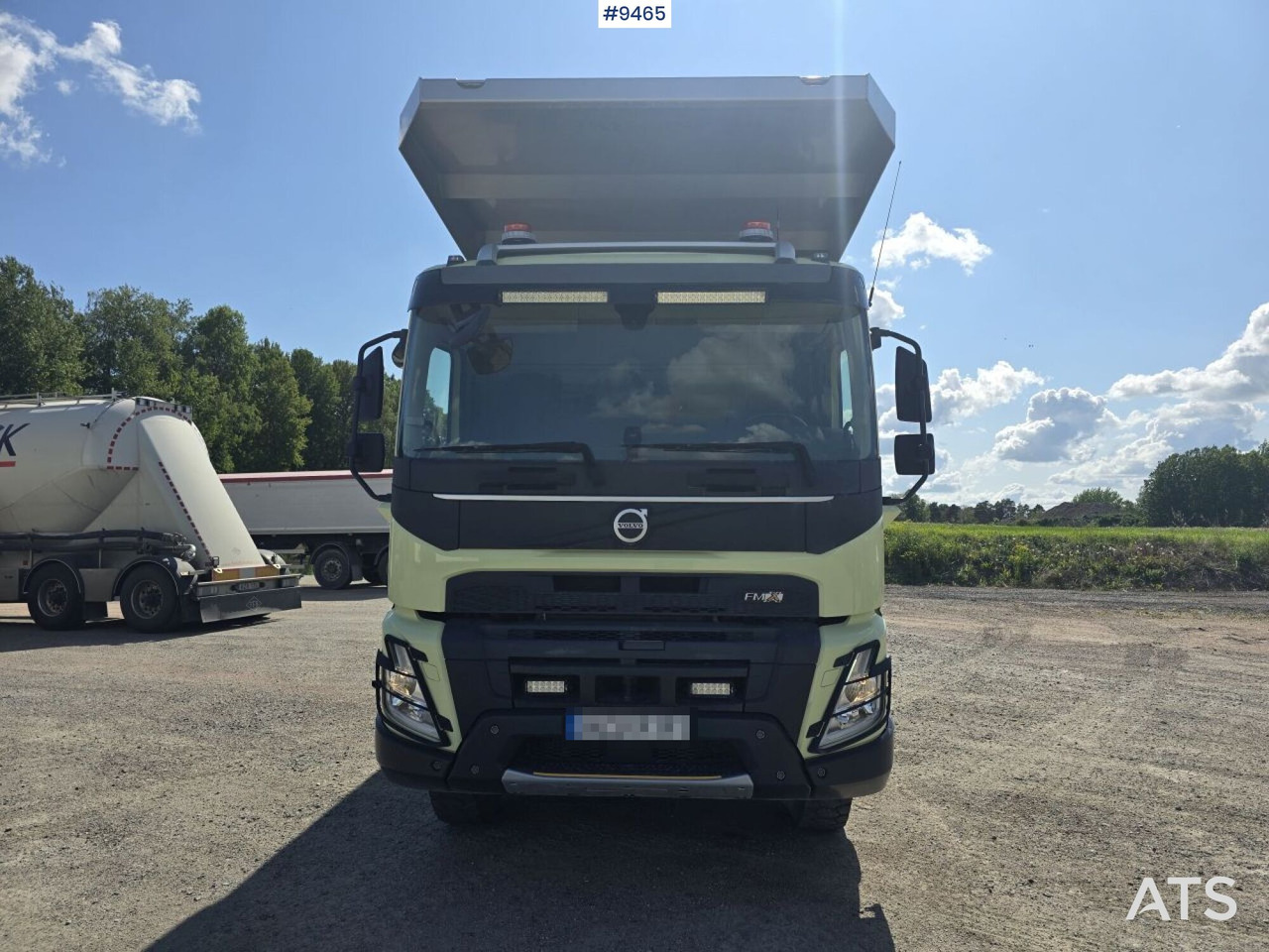 Volvo FMX 540 8x4710F R -13342 km - Billenőplatós teherautó: 4 kép. Volvo FMX 540 8x4710F R -13342 km - Billenőplatós teherautó: 4 kép.