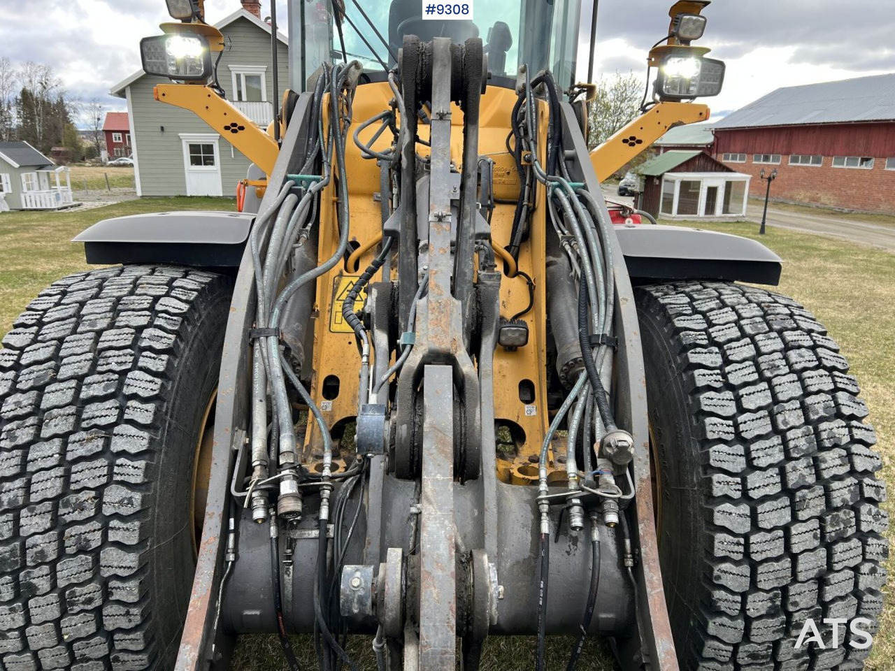 Volvo L60 H Wheel loader with grading bucket (VIDEO) - Gumikerekes homlokrakodó: 5 kép. Volvo L60 H Wheel loader with grading bucket (VIDEO) - Gumikerekes homlokrakodó: 5 kép.