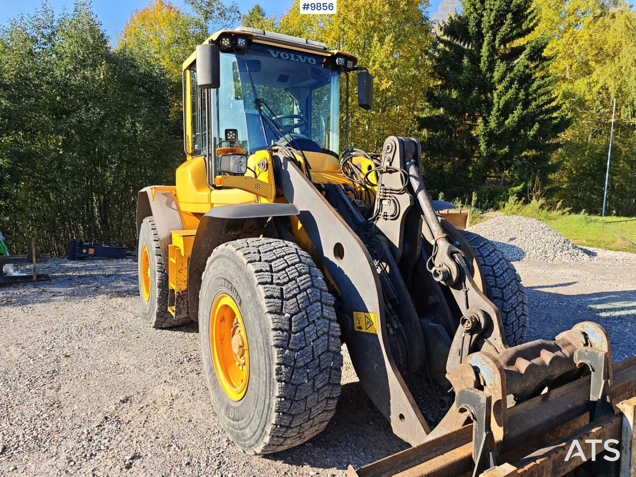 Volvo L70F Wheel Loader - Gumikerekes homlokrakodó: 4 kép. Volvo L70F Wheel Loader - Gumikerekes homlokrakodó: 4 kép.