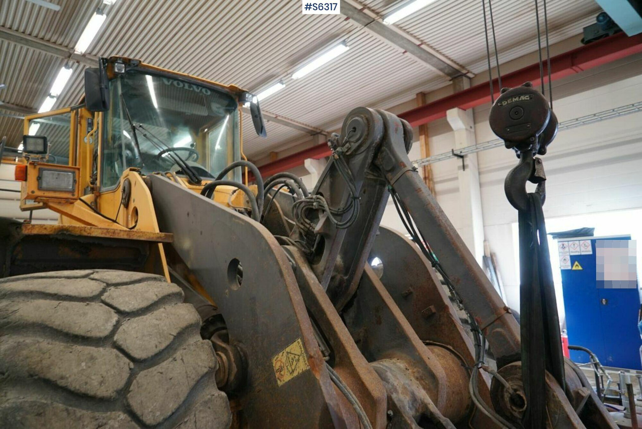 WHEEL LOADER VOLVO L220 E - Gumikerekes homlokrakodó: 5 kép. WHEEL LOADER VOLVO L220 E - Gumikerekes homlokrakodó: 5 kép.