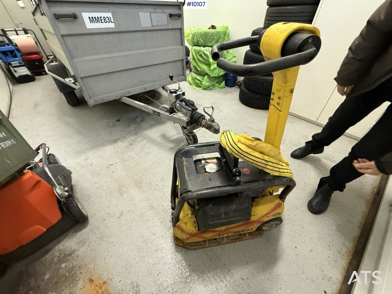 Wacker Neuson BPU 2040A plate compactor - Lapvibrátor: 3 kép. Wacker Neuson BPU 2040A plate compactor - Lapvibrátor: 3 kép.