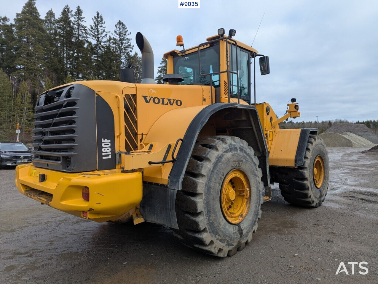 Wheel Loader Volvo L180F (SEE VIDEO) - Gumikerekes homlokrakodó: 4 kép. Wheel Loader Volvo L180F (SEE VIDEO) - Gumikerekes homlokrakodó: 4 kép.