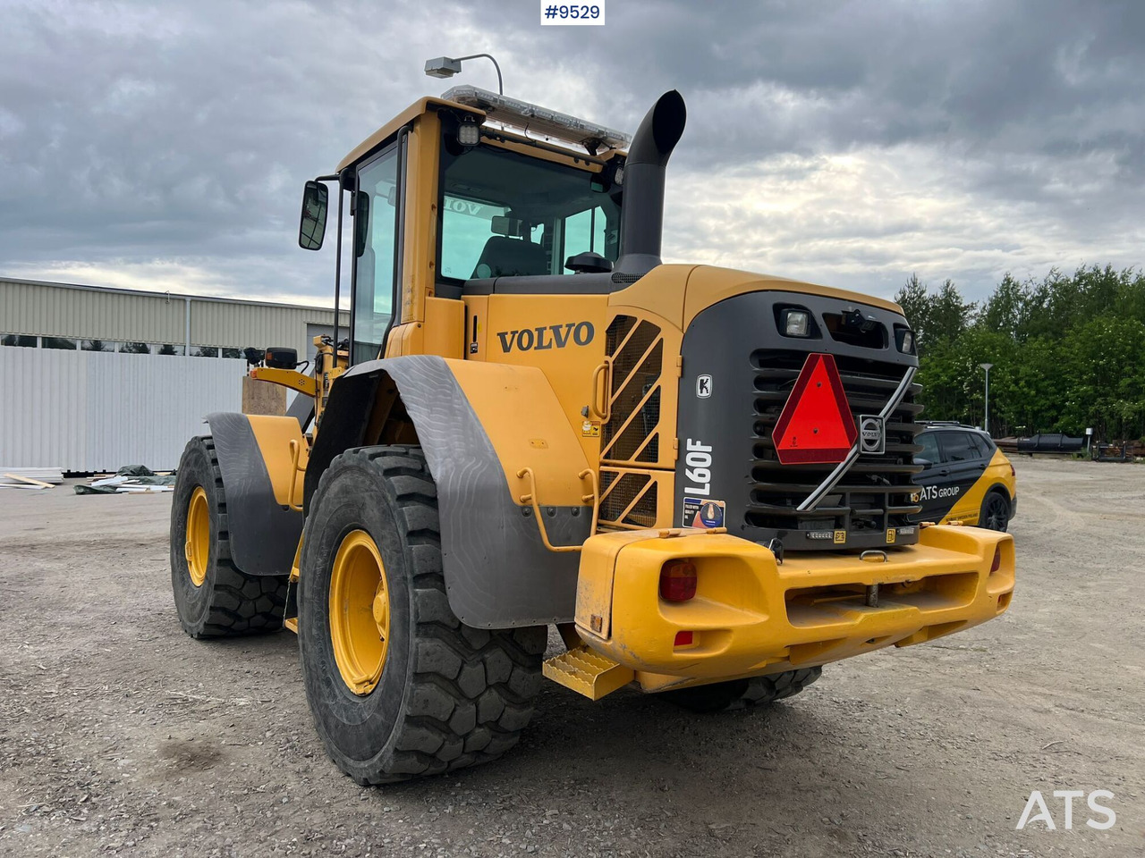 Wheel Loader Volvo L60F (SEE VIDEO) - Gumikerekes homlokrakodó: 4 kép. Wheel Loader Volvo L60F (SEE VIDEO) - Gumikerekes homlokrakodó: 4 kép.