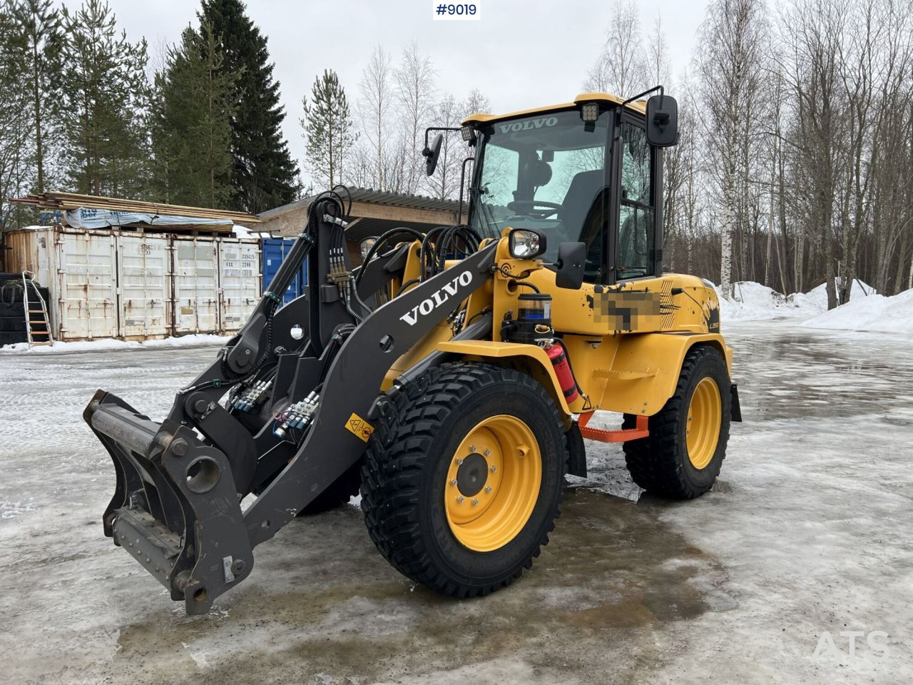Wheel loader Volvo L35 GT (See Video) - Gumikerekes homlokrakodó: 3 kép. Wheel loader Volvo L35 GT (See Video) - Gumikerekes homlokrakodó: 3 kép.