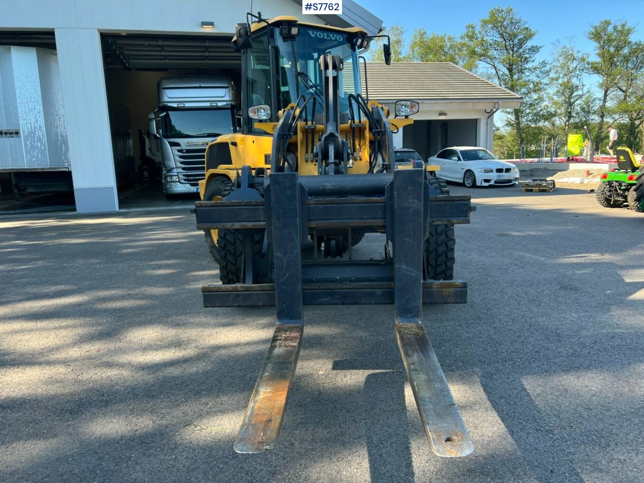 Wheel loader Volvo L35 GT - Gumikerekes homlokrakodó: 5 kép. Wheel loader Volvo L35 GT - Gumikerekes homlokrakodó: 5 kép.