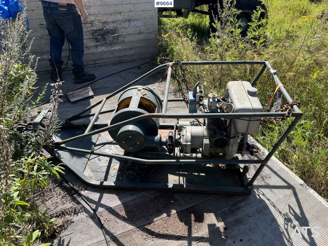 Winch, Sepson 40-07, Petrol-powered - Csörlő: 2 kép. Winch, Sepson 40-07, Petrol-powered - Csörlő: 2 kép.
