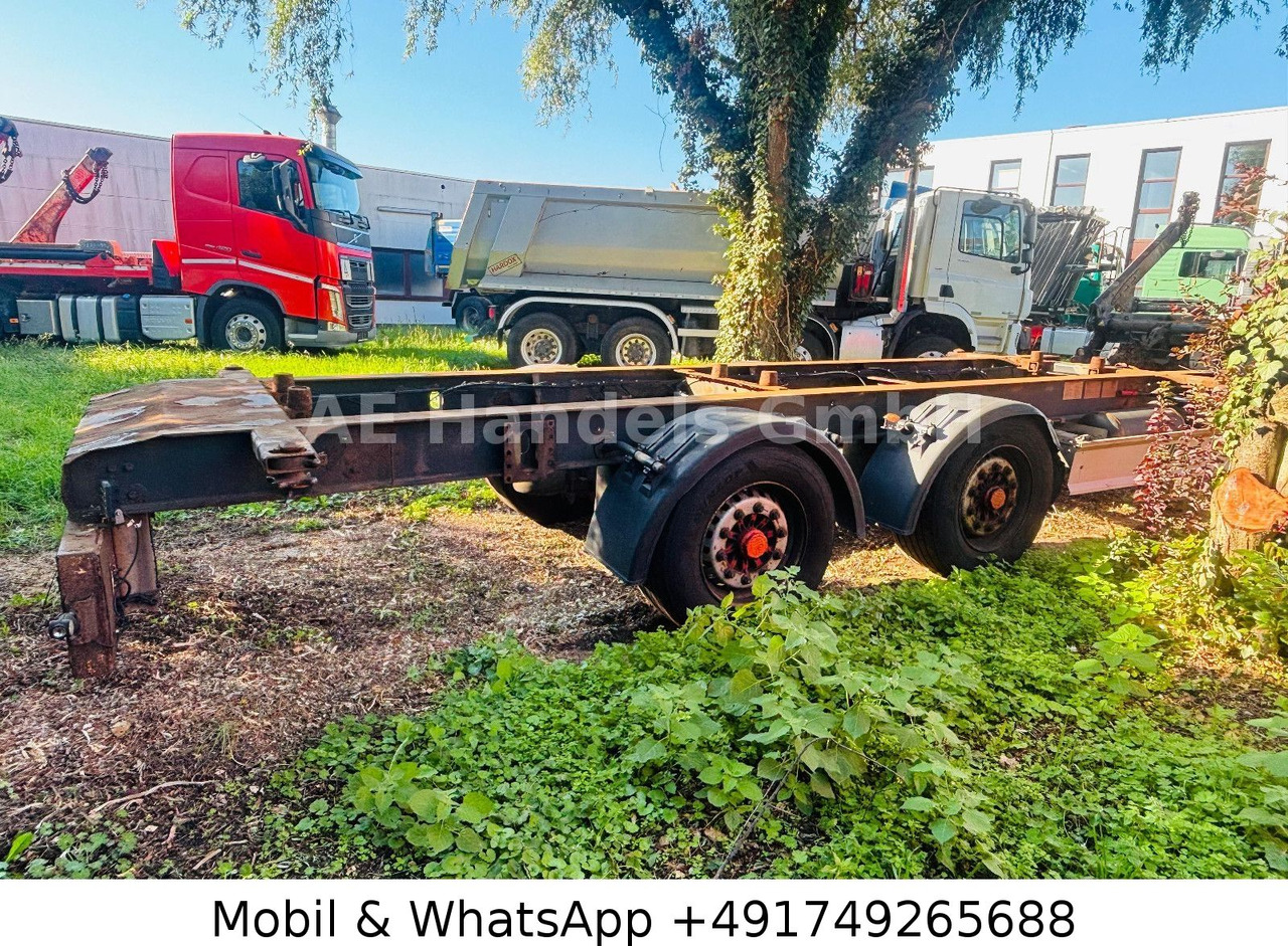 Fliegl TWP 180 Tandem Tiefgekoppelt *BWP/Scheibenbremse - Pótkocsi cserefelépítményes: 3 kép. Fliegl TWP 180 Tandem Tiefgekoppelt *BWP/Scheibenbremse - Pótkocsi cserefelépítményes: 3 kép.