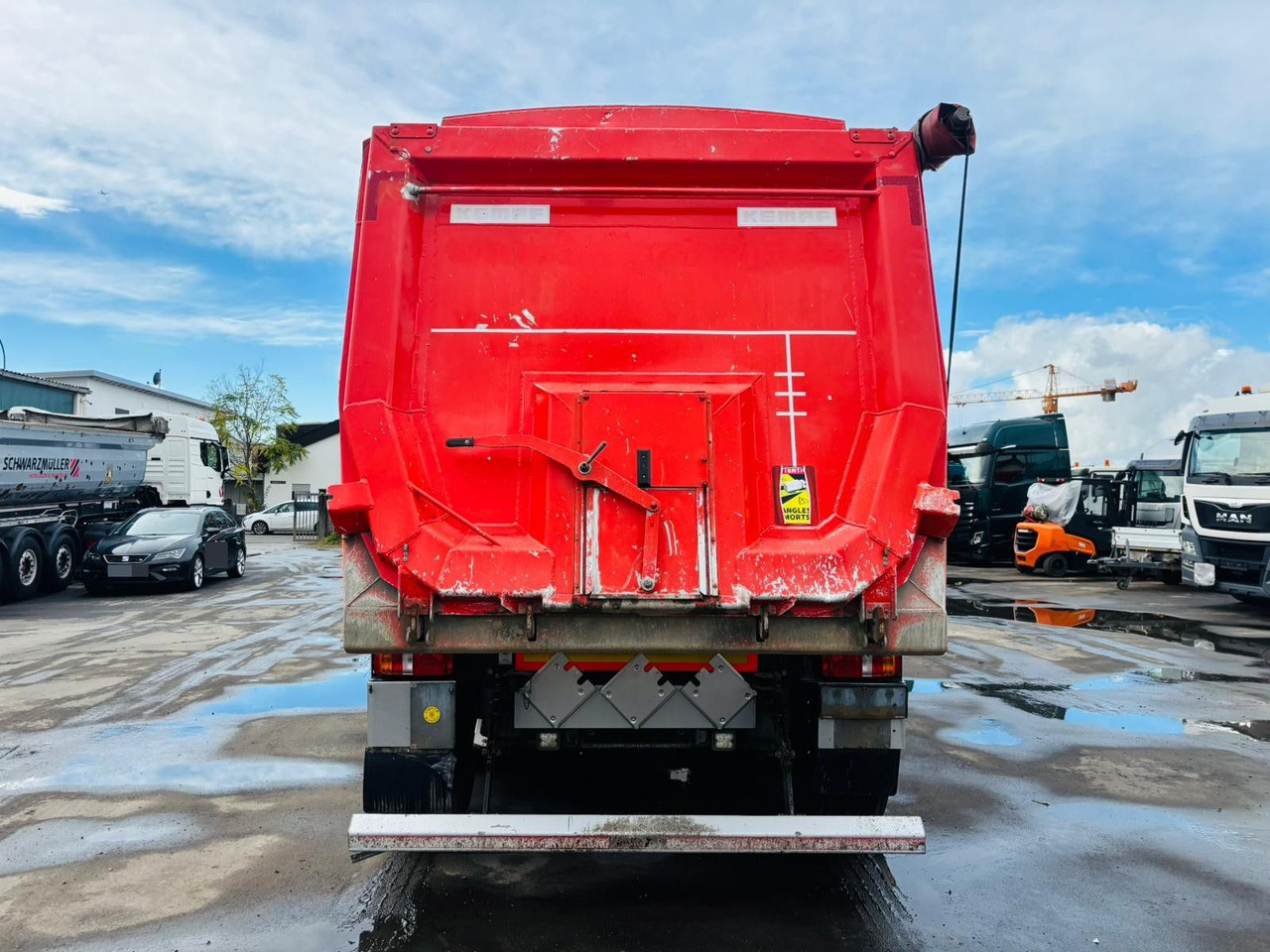 Kempf SKM 35/3 Aluminium *31m³/1xSchieber/1.Lift/Alcoa - Félpótkocsi billenőplatós: 4 kép. Kempf SKM 35/3 Aluminium *31m³/1xSchieber/1.Lift/Alcoa - Félpótkocsi billenőplatós: 4 kép.