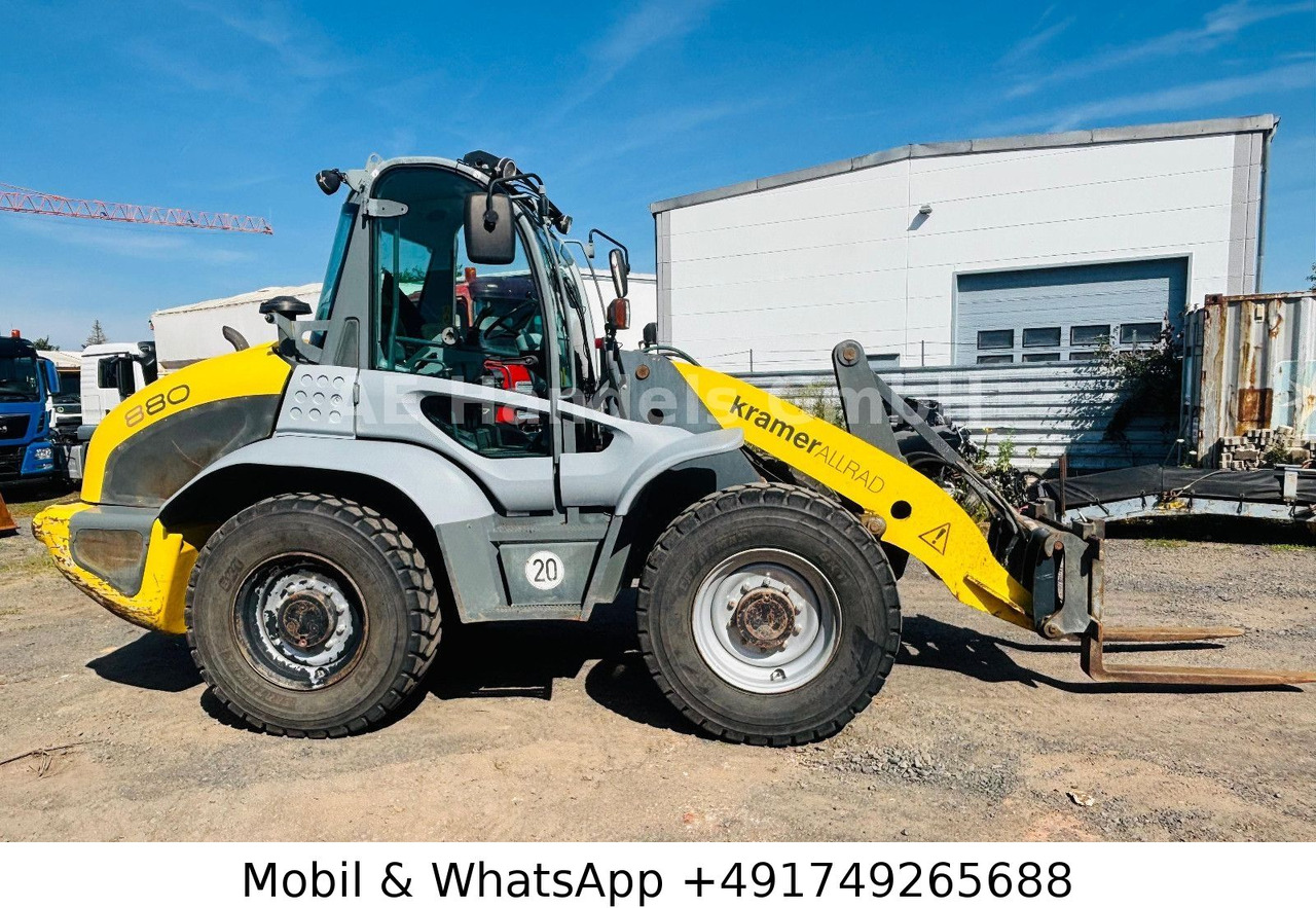 Kramer 880 Allrad *Schnellwechsler/2xSchaufel/1xGabel - Gumikerekes homlokrakodó: 4 kép. Kramer 880 Allrad *Schnellwechsler/2xSchaufel/1xGabel - Gumikerekes homlokrakodó: 4 kép.
