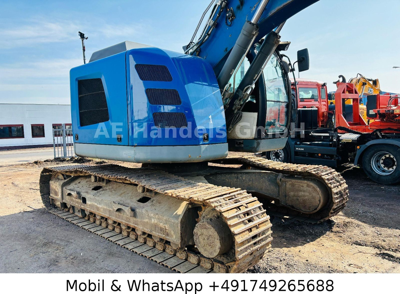 Liebherr R926 Compact *Oilquick/Verstellausleger - Lánctalpas kotró: 5 kép. Liebherr R926 Compact *Oilquick/Verstellausleger - Lánctalpas kotró: 5 kép.