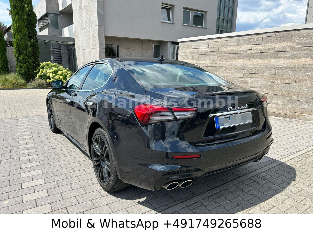 Maserati Ghibli Modena *Voll/GermanCar/Harman-Kardon - Szedán: 5 kép. Maserati Ghibli Modena *Voll/GermanCar/Harman-Kardon - Szedán: 5 kép.