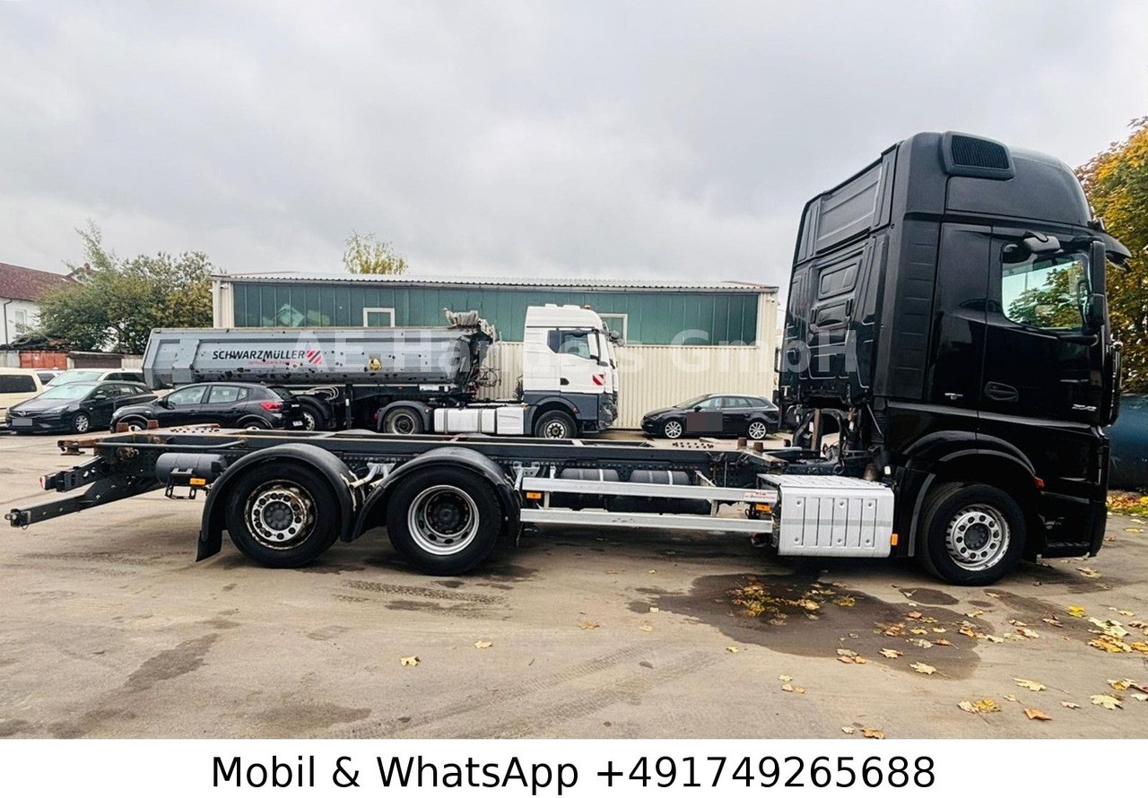 Mercedes-Benz Actros 2542 GigaSpace LL BDF*Retarder/Multi/Lift - Cserefelépítményes teherautó: 2 kép. Mercedes-Benz Actros 2542 GigaSpace LL BDF*Retarder/Multi/Lift - Cserefelépítményes teherautó: 2 kép.