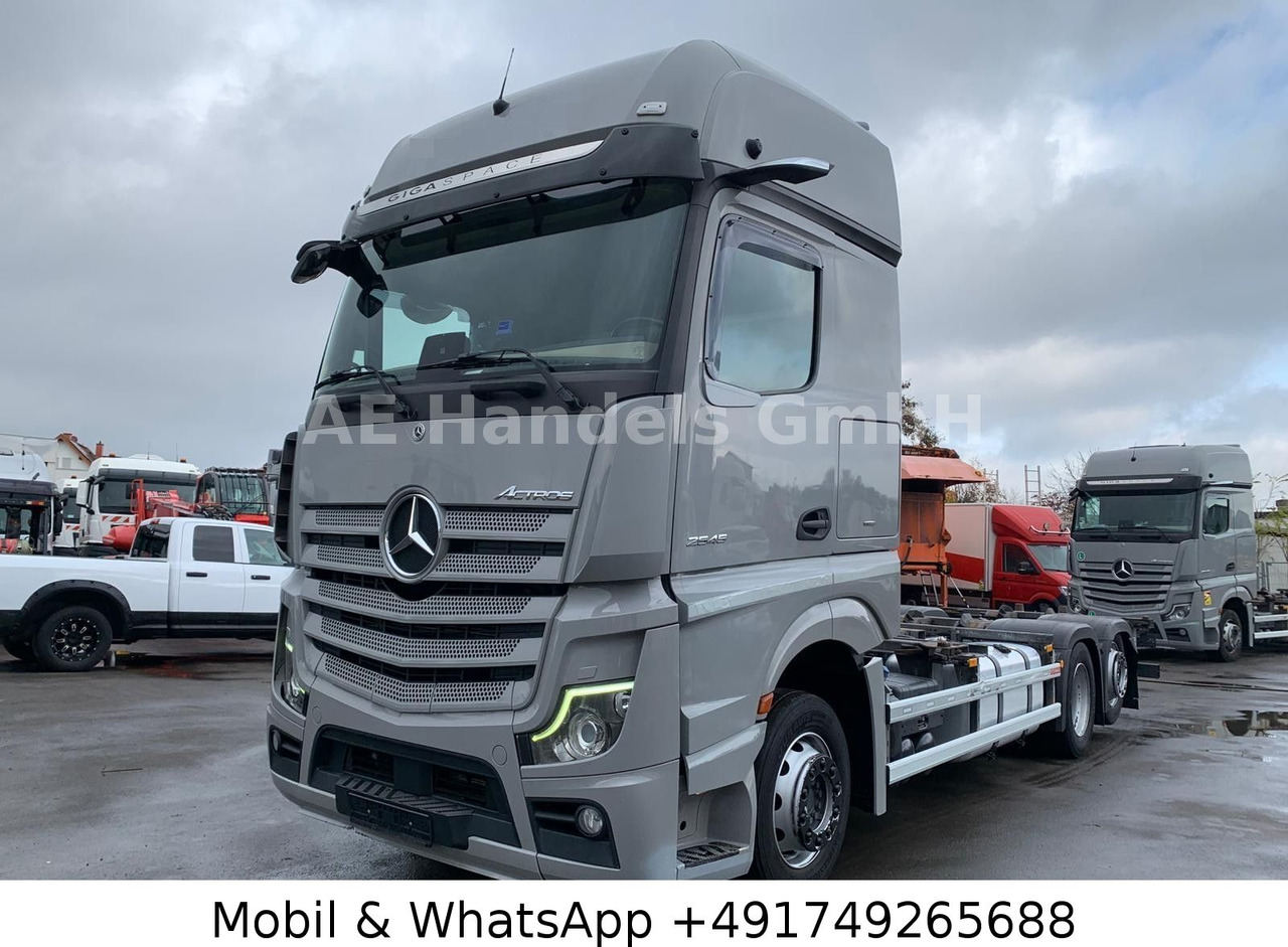 Mercedes-Benz Actros 5 2545 GigaSpace BDF *Retarder/Multi/AHK - Cserefelépítményes teherautó: 1 kép. Mercedes-Benz Actros 5 2545 GigaSpace BDF *Retarder/Multi/AHK - Cserefelépítményes teherautó: 1 kép.