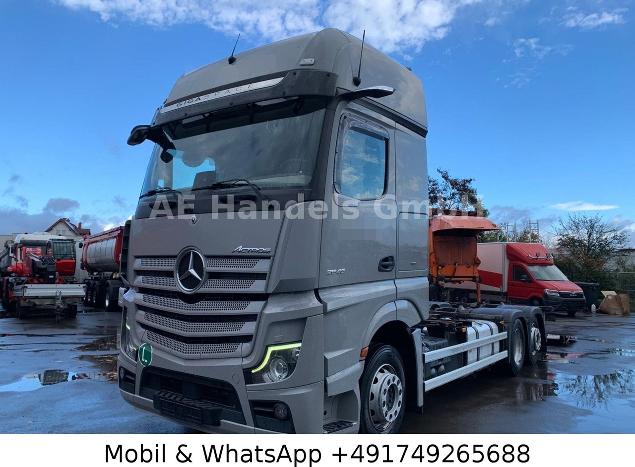 Mercedes-Benz Actros V 2545 BigSpace LL*Retarder/LBW/Lenk+Lift - Cserefelépítményes teherautó: 1 kép. Mercedes-Benz Actros V 2545 BigSpace LL*Retarder/LBW/Lenk+Lift - Cserefelépítményes teherautó: 1 kép.