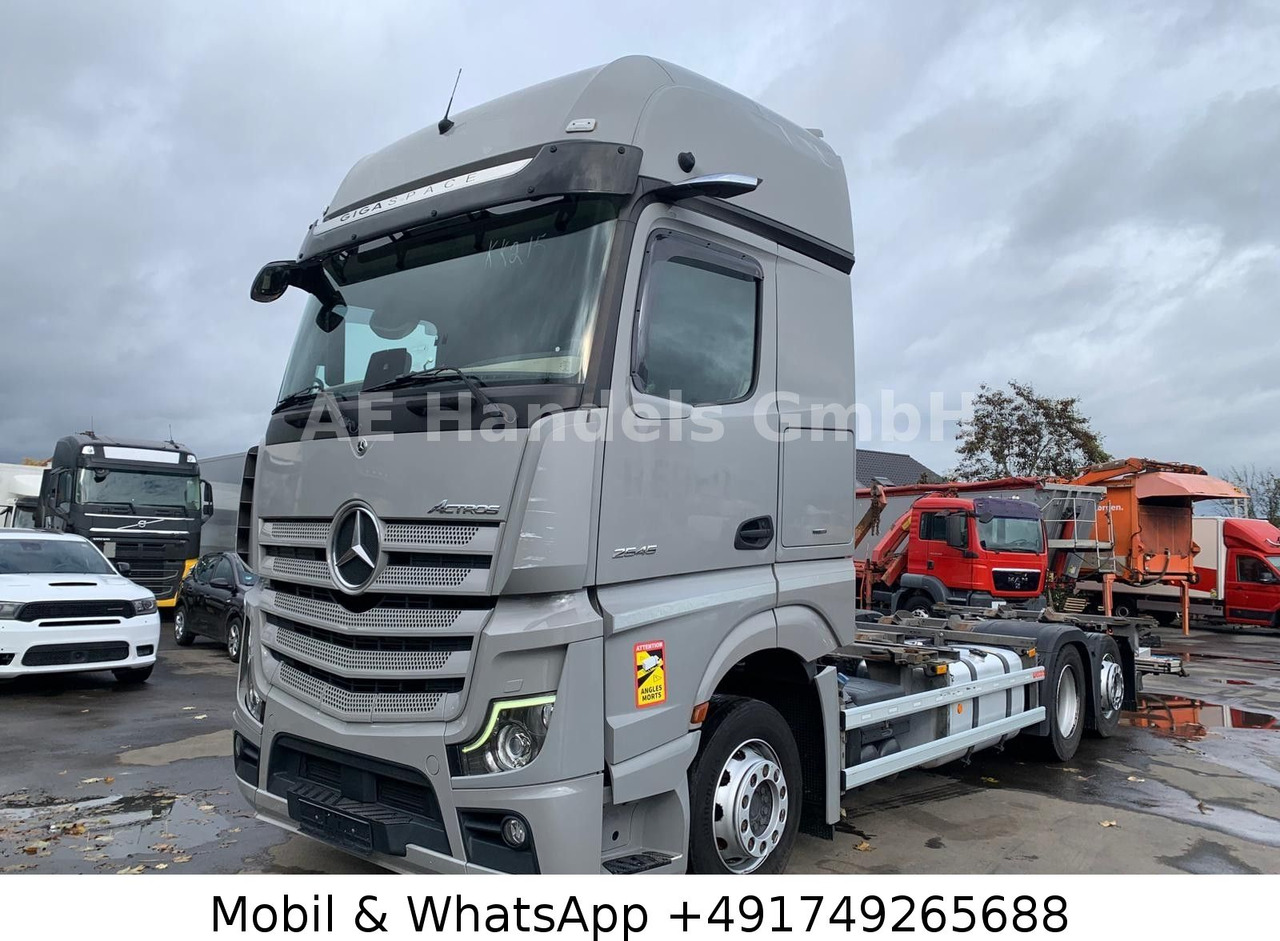 Mercedes-Benz Actros V 2545 GigaSpace BDF LL*Retarder/LBW/L+L - Cserefelépítményes teherautó: 1 kép. Mercedes-Benz Actros V 2545 GigaSpace BDF LL*Retarder/LBW/L+L - Cserefelépítményes teherautó: 1 kép.
