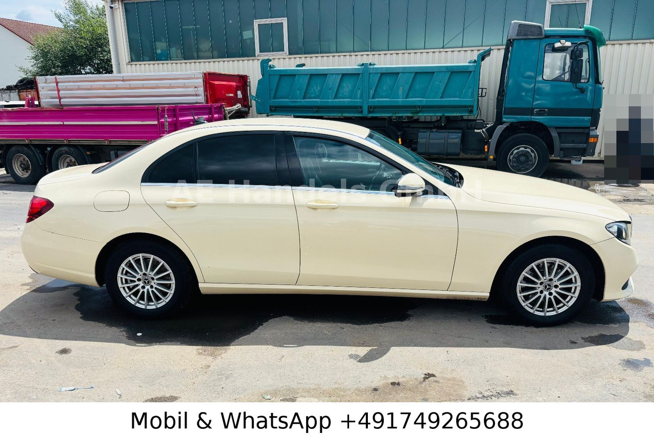 Mercedes-Benz E 220 d *Leder / Sitzheizung / Tempomat - Szedán: 2 kép. Mercedes-Benz E 220 d *Leder / Sitzheizung / Tempomat - Szedán: 2 kép.