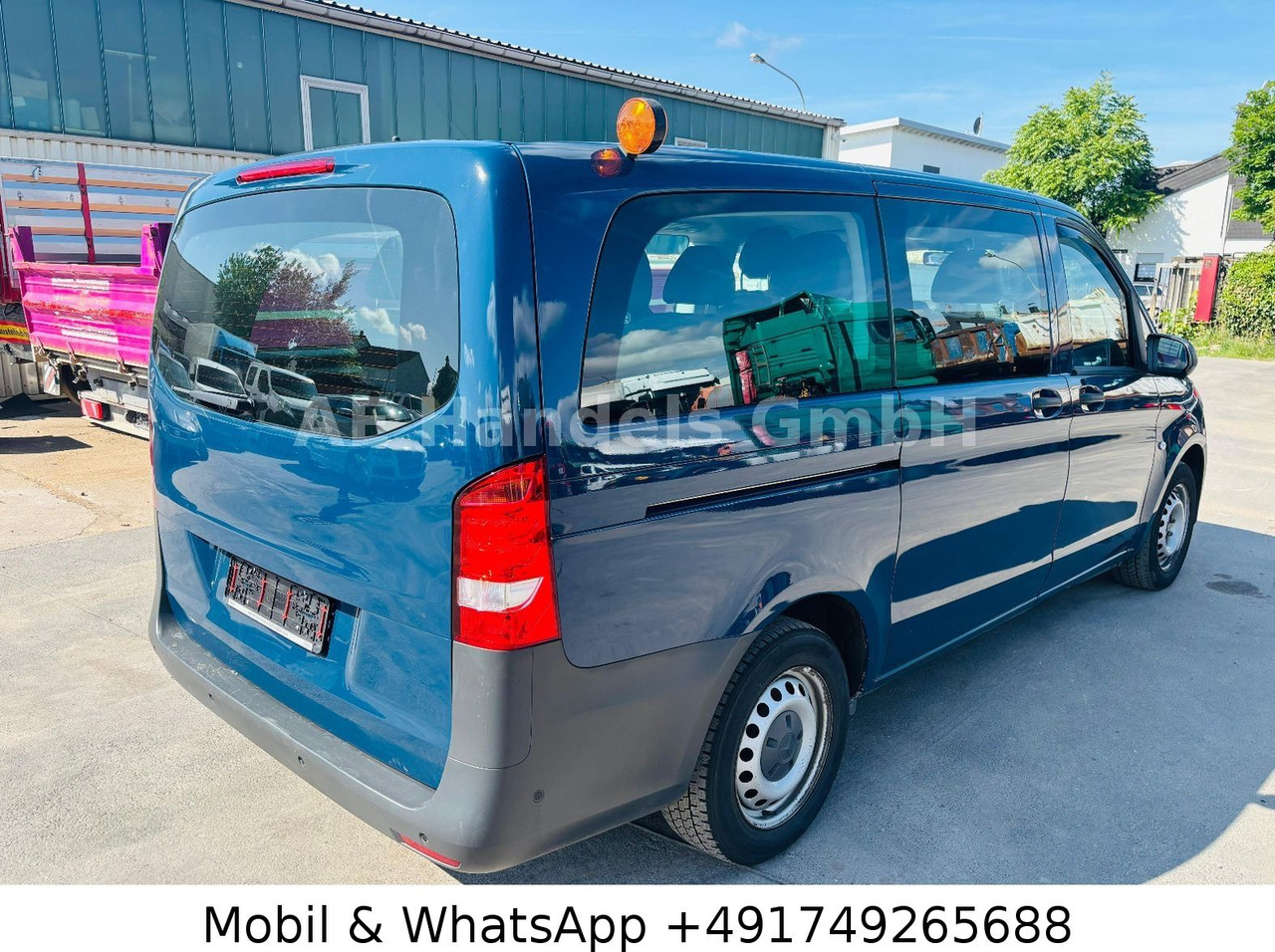 Mercedes-Benz Vito Tourer 113 CDI *Manual/PDC/Tempomat/8+1 - Kisbusz: 4 kép. Mercedes-Benz Vito Tourer 113 CDI *Manual/PDC/Tempomat/8+1 - Kisbusz: 4 kép.