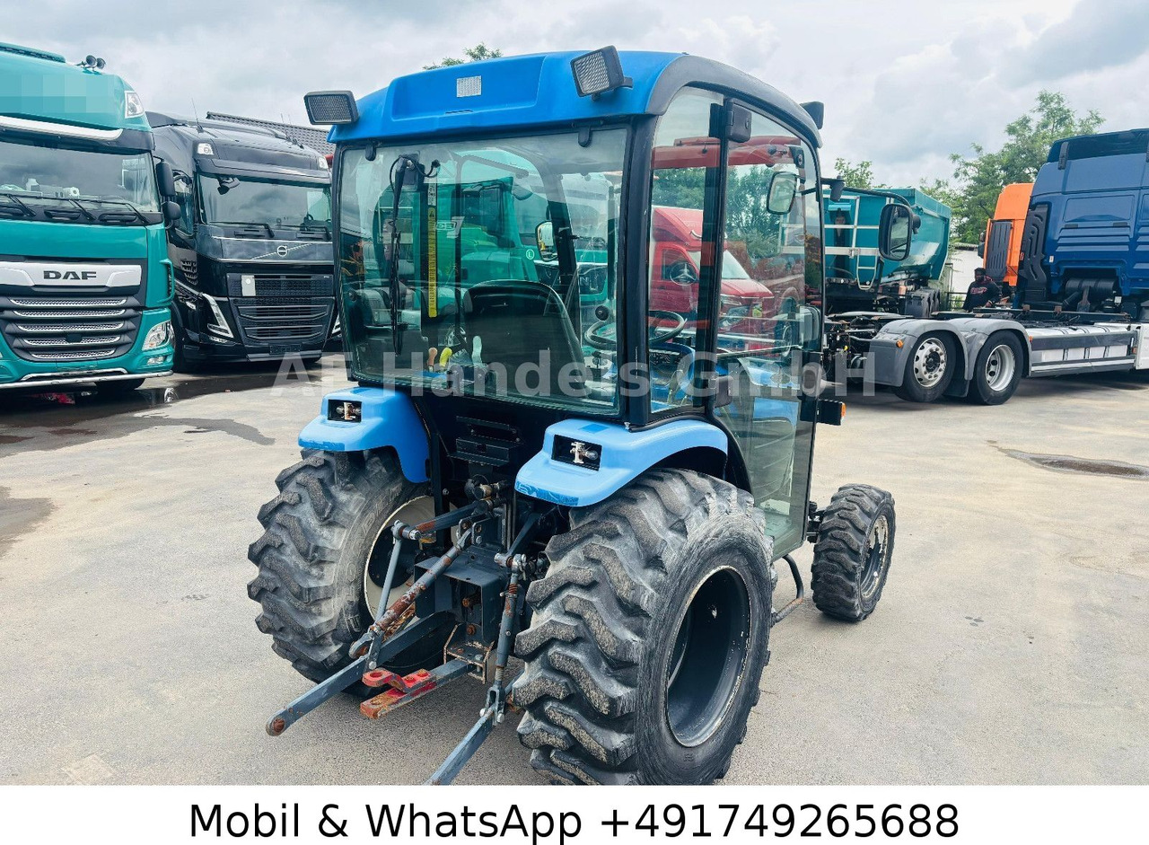 New Holland TC22D Compact Tractor *1500Std./StraßenZulassung - Traktor: 5 kép. New Holland TC22D Compact Tractor *1500Std./StraßenZulassung - Traktor: 5 kép.