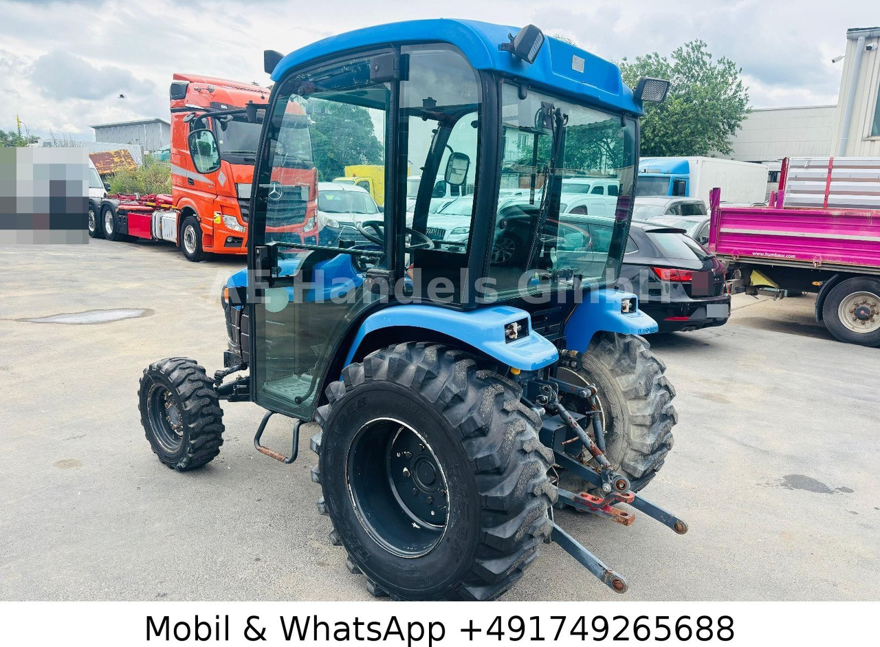 New Holland TC22D Compact Tractor *1500Std./StraßenZulassung - Traktor: 3 kép. New Holland TC22D Compact Tractor *1500Std./StraßenZulassung - Traktor: 3 kép.