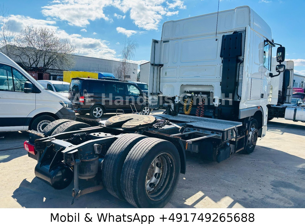 DAF XF 105.460 SC BL Low *Retarder / Standklima - Nyergesvontató: 4 kép. DAF XF 105.460 SC BL Low *Retarder / Standklima - Nyergesvontató: 4 kép.