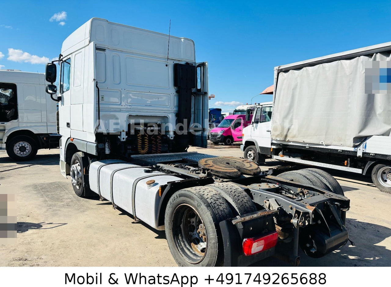DAF XF 105.460 SC BL Low *Retarder / Standklima - Nyergesvontató: 2 kép. DAF XF 105.460 SC BL Low *Retarder / Standklima - Nyergesvontató: 2 kép.