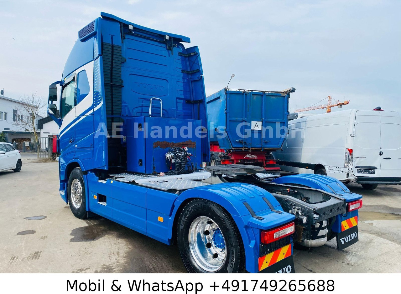 Volvo FH 500 Globe XL LL *Retarder/ADR/Standklima/LED - Nyergesvontató: 3 kép. Volvo FH 500 Globe XL LL *Retarder/ADR/Standklima/LED - Nyergesvontató: 3 kép.
