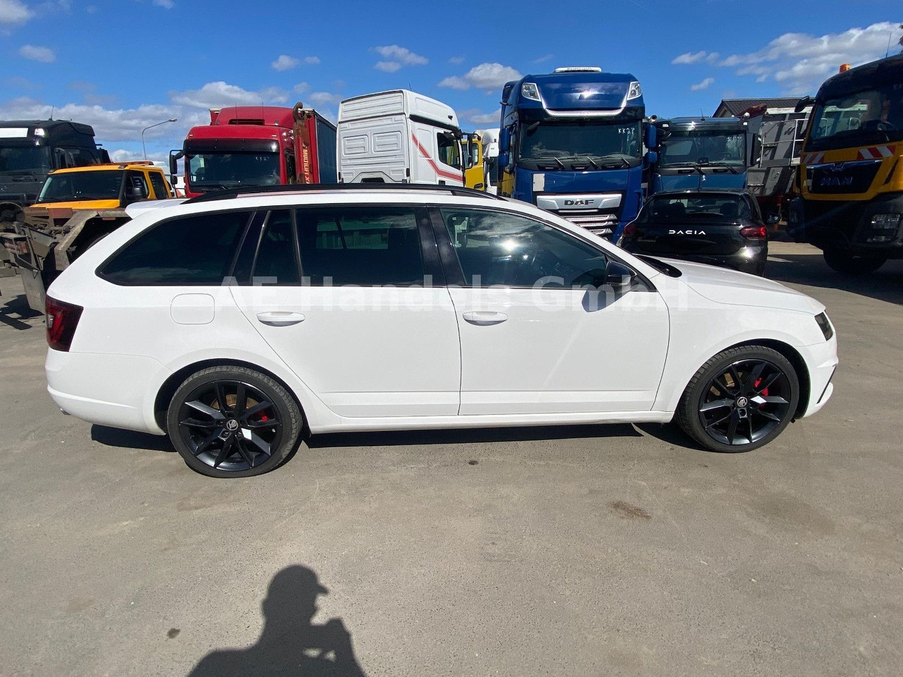Skoda Octavia VRS Kombi 2.0 TDI *ACC/PDC/LED/1.Hand/HU - Kombi: 2 kép. Skoda Octavia VRS Kombi 2.0 TDI *ACC/PDC/LED/1.Hand/HU - Kombi: 2 kép.