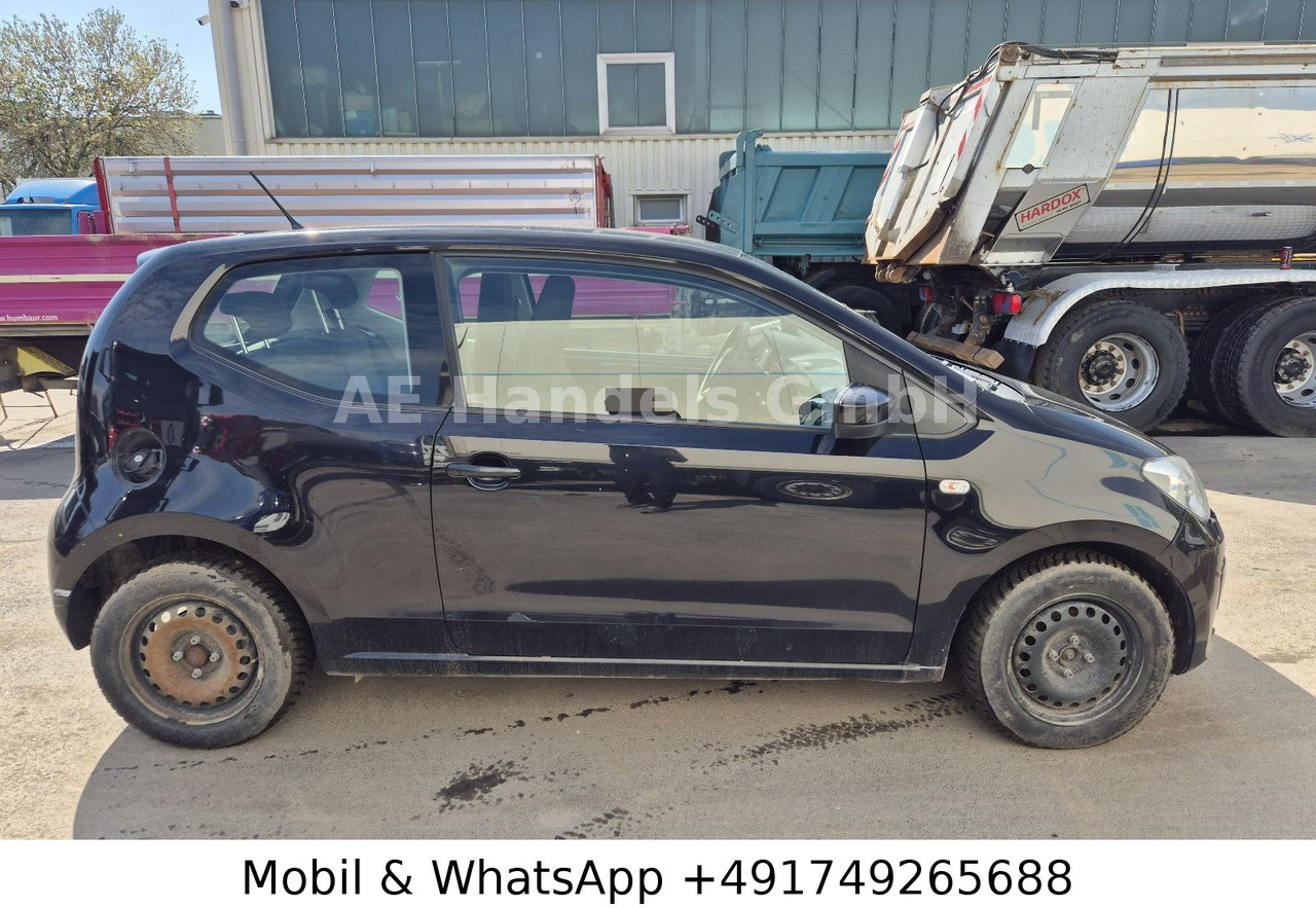 Volkswagen up! move up! 1.0 *Manual / Klima - Autó: 2 kép. Volkswagen up! move up! 1.0 *Manual / Klima - Autó: 2 kép.