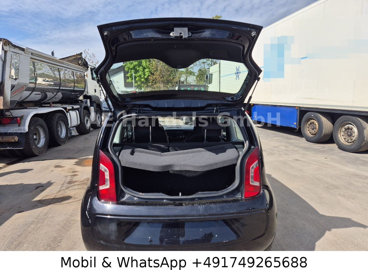 Volkswagen up! move up! 1.0 *Manual / Klima - Autó: 5 kép. Volkswagen up! move up! 1.0 *Manual / Klima - Autó: 5 kép.