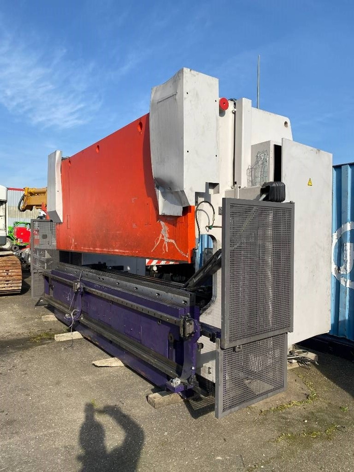 BEYELER Presse/Plieuse PR6 2000KNx4100MM endommagé - Szerszámgép: 5 kép. BEYELER Presse/Plieuse PR6 2000KNx4100MM endommagé - Szerszámgép: 5 kép.