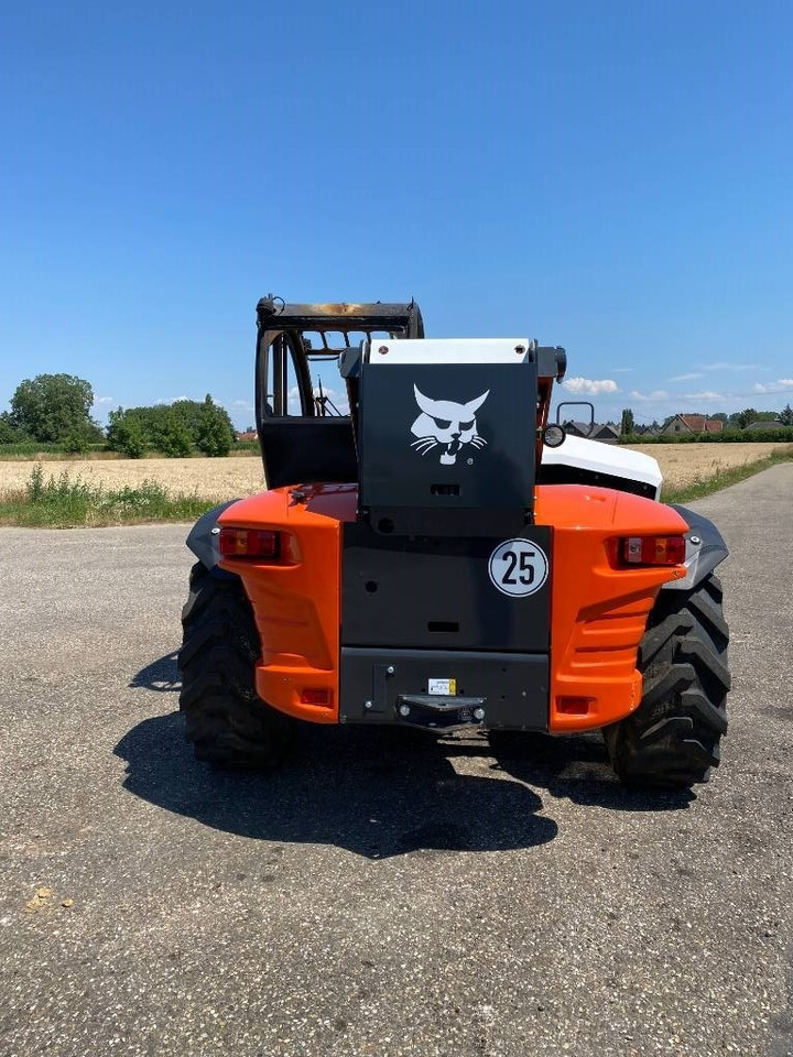 Bobcat T41.140SLPRB 1er Main Origine Française endommagé - Teleszkópos homlokrakodó: 5 kép. Bobcat T41.140SLPRB 1er Main Origine Française endommagé - Teleszkópos homlokrakodó: 5 kép.