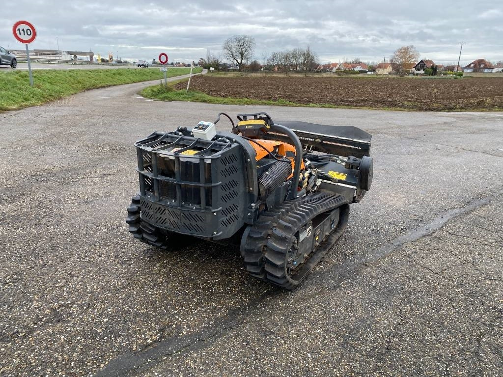 Energreen ENERGREEN ROBOGREEN EVO + HEAD 130 1er Main - Kommunális traktor: 4 kép. Energreen ENERGREEN ROBOGREEN EVO + HEAD 130 1er Main - Kommunális traktor: 4 kép.