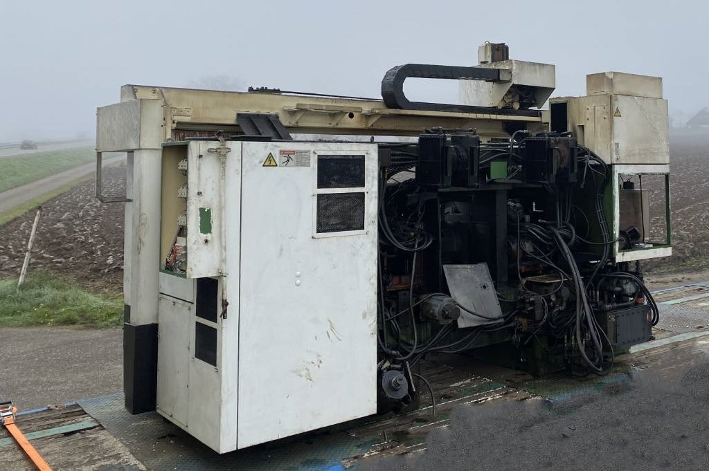 Mazak / Yamazaki FLEX-GL 200N-MLTPLX 630 1er Main - Erdészeti gép: 4 kép. Mazak / Yamazaki FLEX-GL 200N-MLTPLX 630 1er Main - Erdészeti gép: 4 kép.