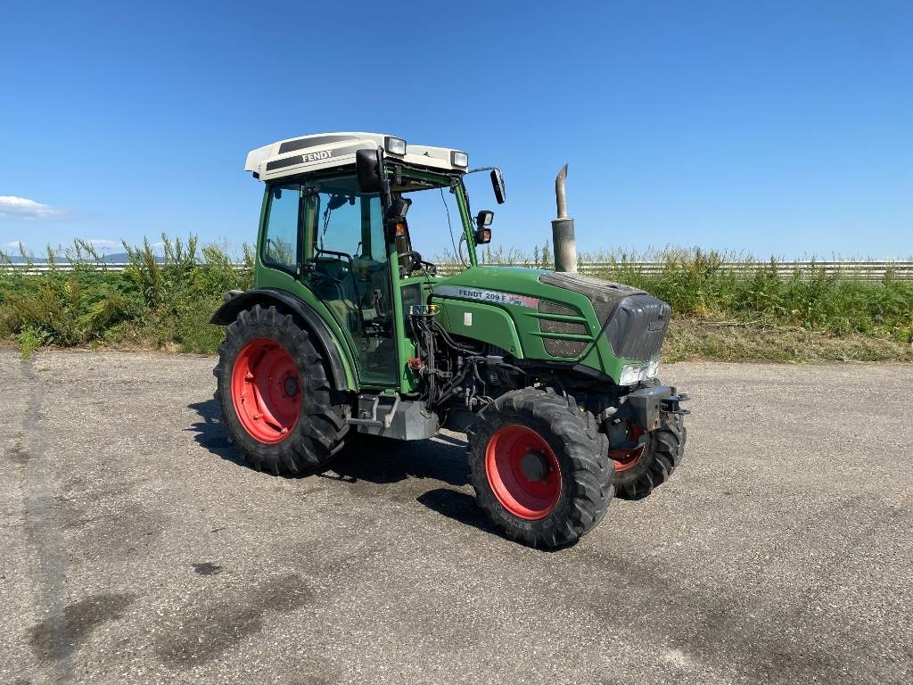 Fendt 209F Vario TMS 1er Main endommagé - Traktor: 3 kép. Fendt 209F Vario TMS 1er Main endommagé - Traktor: 3 kép.