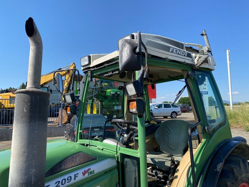 Traktor Fendt 209F Vario TMS 1er Main endommagé: 26 kép.