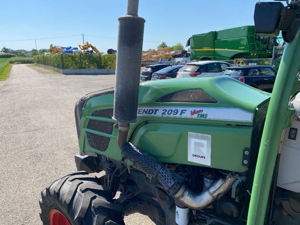 Traktor Fendt 209F Vario TMS 1er Main endommagé: 29 kép.