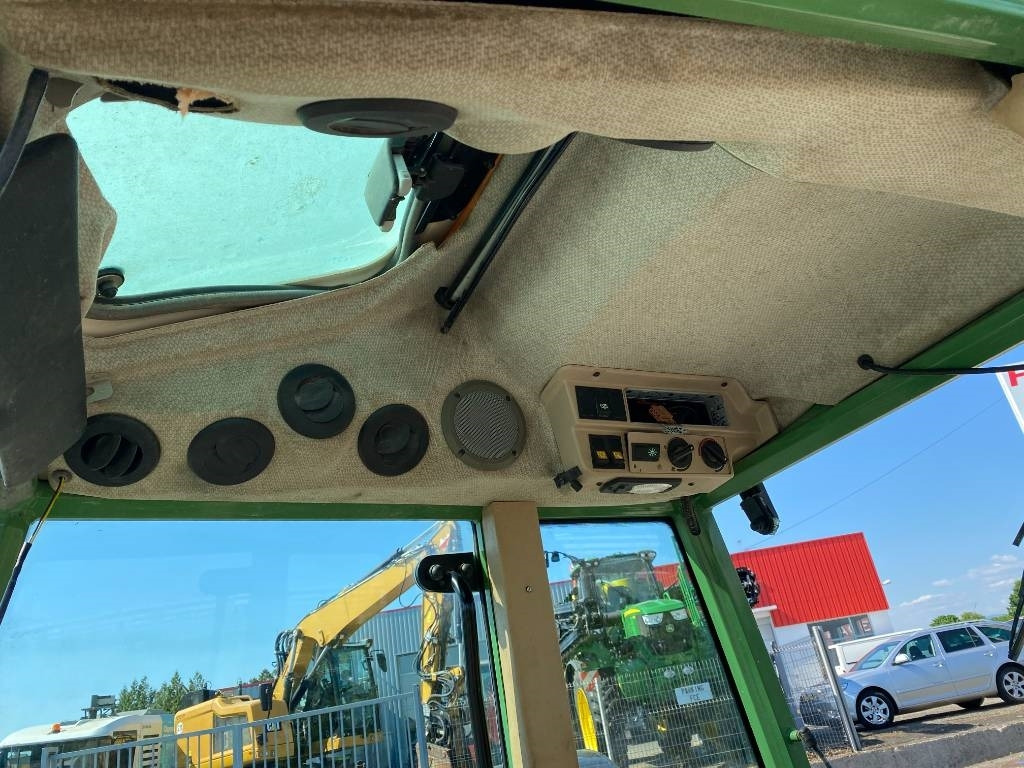 Traktor Fendt 209F Vario TMS 1er Main endommagé: 32 kép.