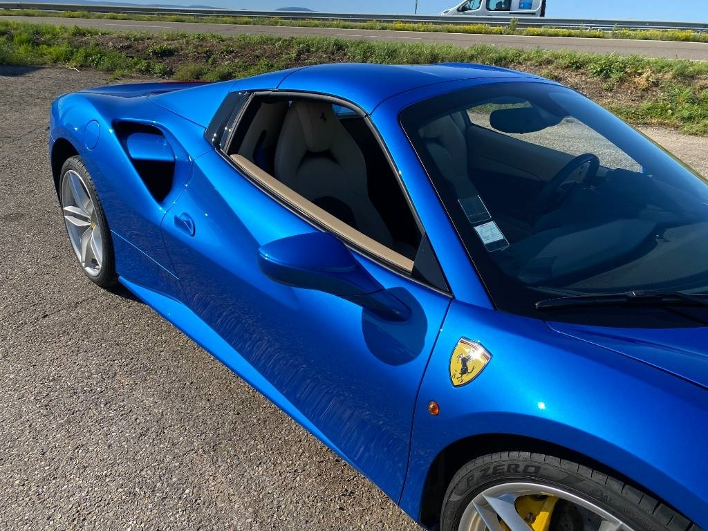 Autó Ferrari 488 SPIDER -Carte Grise Française endommagé: 48 kép.