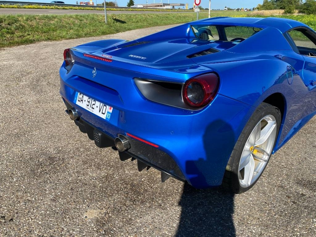 Autó Ferrari 488 SPIDER -Carte Grise Française endommagé: 43 kép.