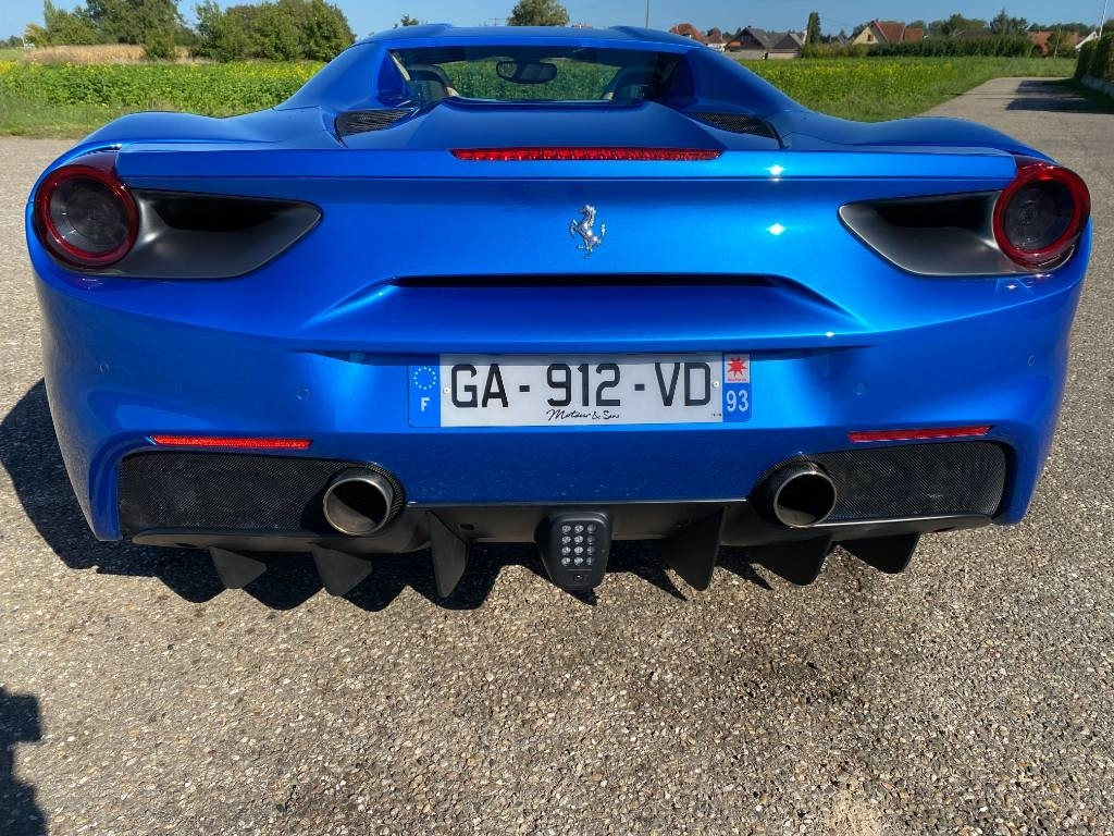 Autó Ferrari 488 SPIDER -Carte Grise Française endommagé: 39 kép.