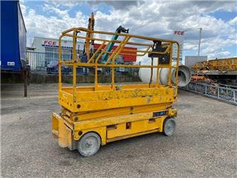 Haulotte Compact 8 - Ollós emelő: 1 kép. Haulotte Compact 8 - Ollós emelő: 1 kép.