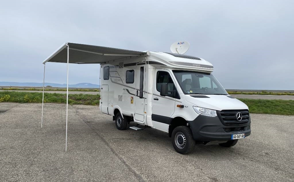 Hymer ML-T 570 -Mercedes 419 CDI 190 4x4 1er Main - Félintegrált lakóautó: 4 kép. Hymer ML-T 570 -Mercedes 419 CDI 190 4x4 1er Main - Félintegrált lakóautó: 4 kép.