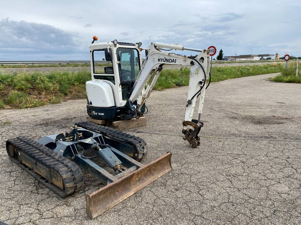 Hyundai ROBEX 25Z-9AK Certificat CE endommagée - Minikotró: 3 kép. Hyundai ROBEX 25Z-9AK Certificat CE endommagée - Minikotró: 3 kép.