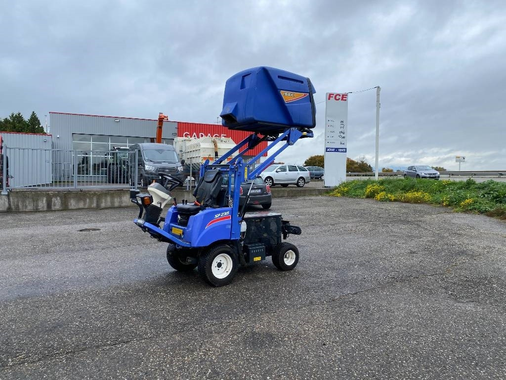 Iseki SF 235F 1er Main endommagée - Kerti fűkasza: 2 kép. Iseki SF 235F 1er Main endommagée - Kerti fűkasza: 2 kép.