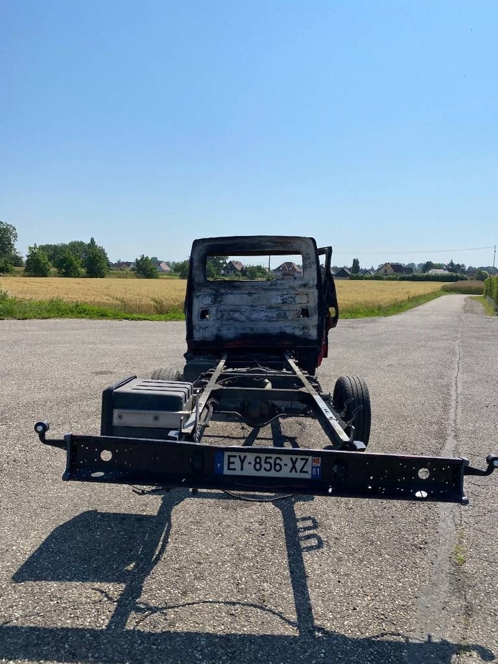 Iveco DAILY 33S12 / 2.3D 115 - Furgon: 5 kép. Iveco DAILY 33S12 / 2.3D 115 - Furgon: 5 kép.