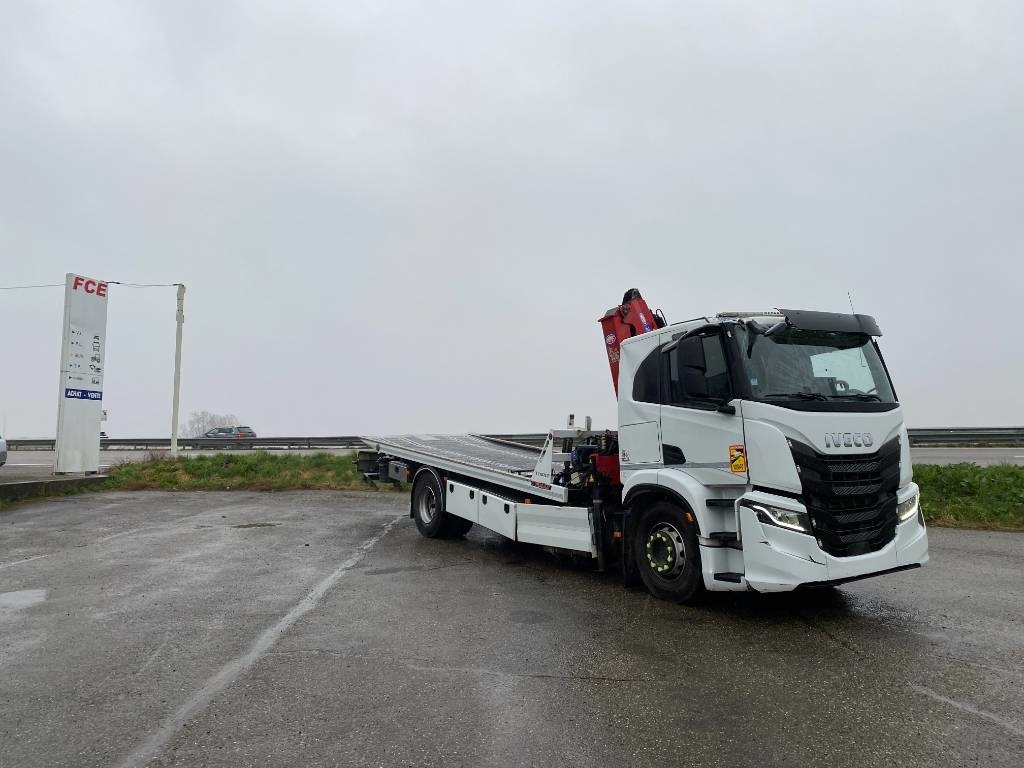 Iveco S WAY480 /FIAULT PF60 +GRUE HMF endommagée - Vontató: 4 kép. Iveco S WAY480 /FIAULT PF60 +GRUE HMF endommagée - Vontató: 4 kép.