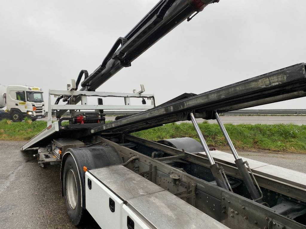 Autószállító teherautó Iveco S WAY480 /FIAULT PF60 +GRUE HMF endommagée: 31 kép.