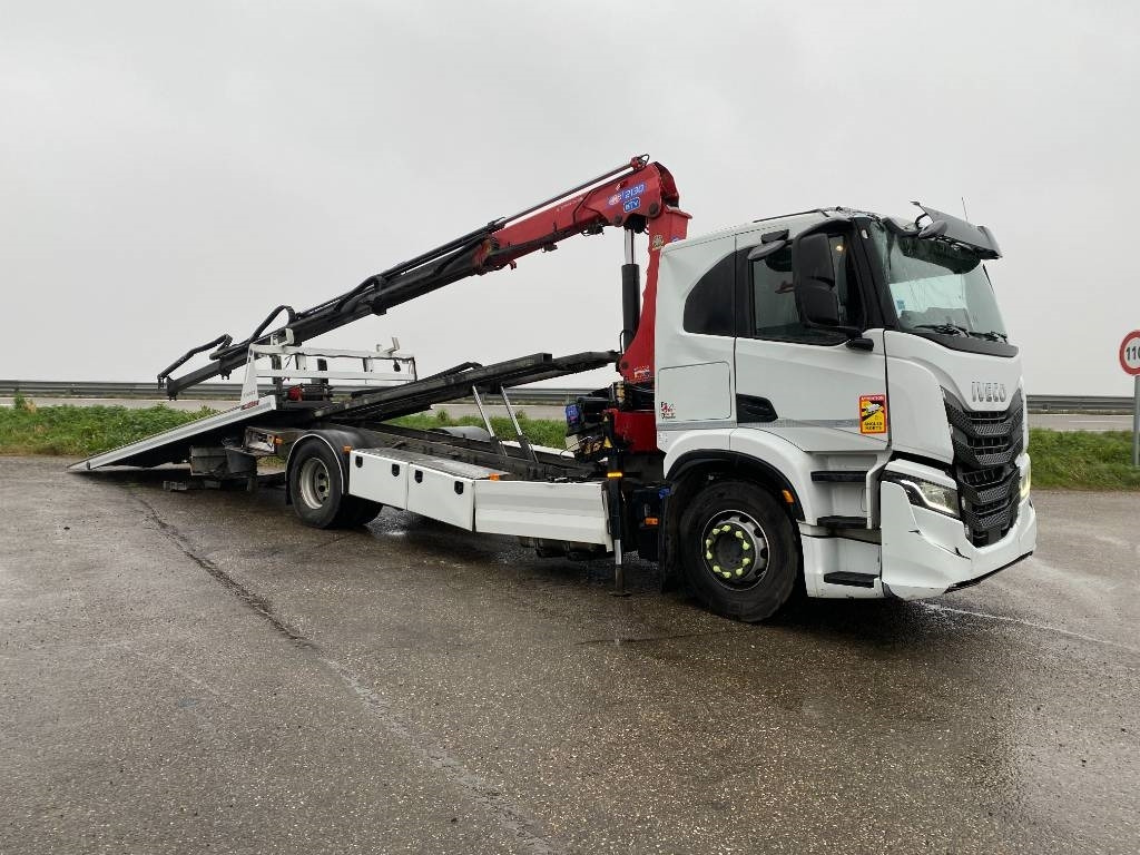 Autószállító teherautó Iveco S WAY480 /FIAULT PF60 +GRUE HMF endommagée: 32 kép.
