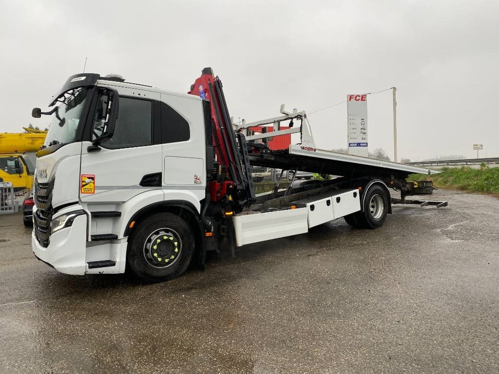 Autószállító teherautó Iveco S WAY480 /FIAULT PF60 +GRUE HMF endommagée: 40 kép.