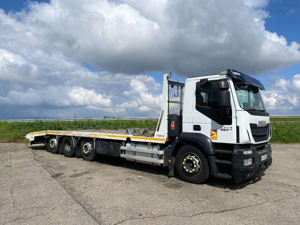 Iveco STRALIS 360 e6 A Réparer - Vontató: 3 kép. Iveco STRALIS 360 e6 A Réparer - Vontató: 3 kép.